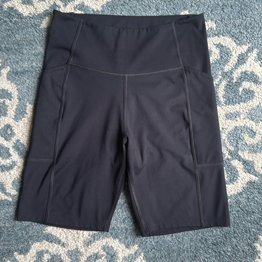 Girlfriend Collective Black Biker Shorts M